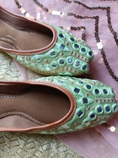 DESI COLOUR Women Sea Green Ethnic Punjabi Jutti