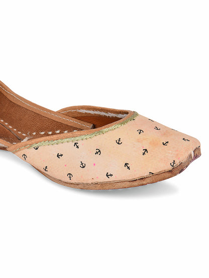 DESI COLOUR Women Beige Ethnic Punjabi Jutti