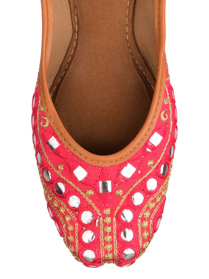 DESI COLOUR Women Pink Embellished Ethnic Comfy Punjabi Jutti