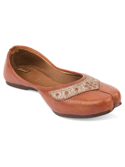 DESI COLOUR Women Brown Ethnic Punjabi Jutti