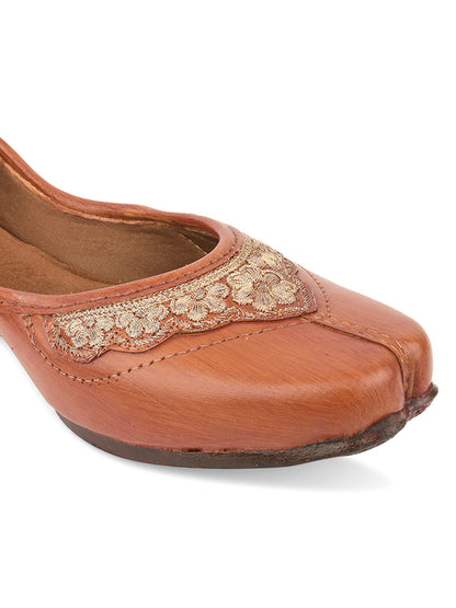 DESI COLOUR Women Brown Ethnic Punjabi Jutti