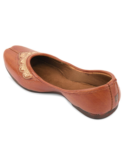 DESI COLOUR Women Brown Ethnic Punjabi Jutti