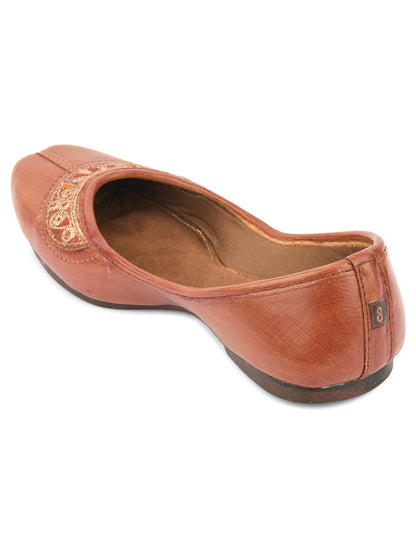 DESI COLOUR Women Brown Ethnic Punjabi Jutti