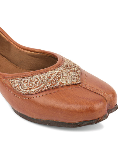 DESI COLOUR Women Brown Ethnic Punjabi Jutti