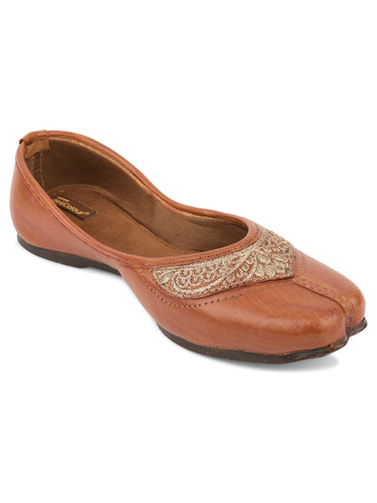 DESI COLOUR Women Brown Ethnic Punjabi Jutti