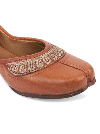 DESI COLOUR Women Brown Ethnic Punjabi Jutti