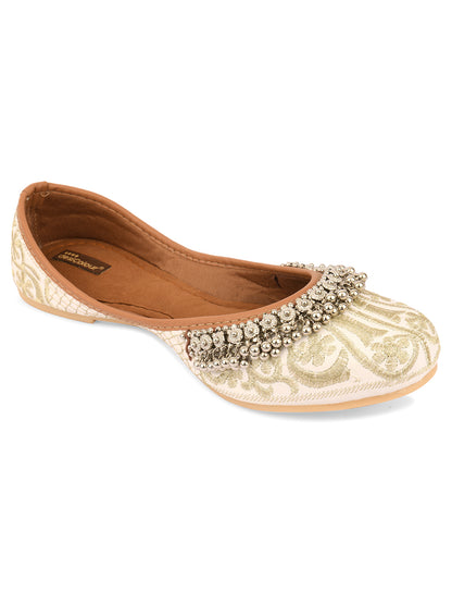 DESI COLOUR Women Off White Ethnic Punjabi Jutti