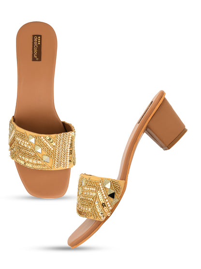 DESI COLOUR Women Gold Ethnic Punjabi Jutti