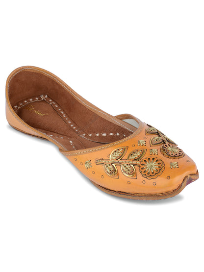 DESI COLOUR Women Tan Ethnic Punjabi Jutti