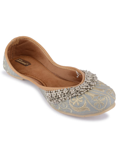 DESI COLOUR Women Grey Ethnic Punjabi Jutti