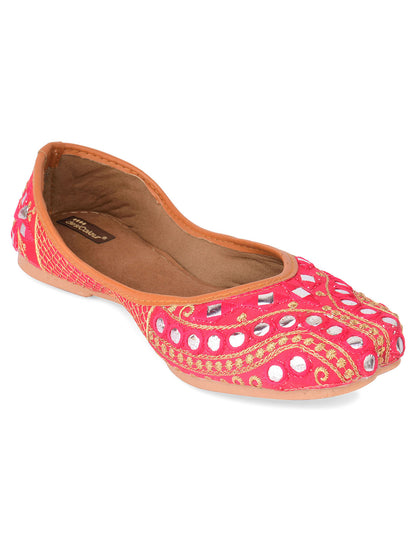 DESI COLOUR Women Pink Embellished Ethnic Comfy Punjabi Jutti