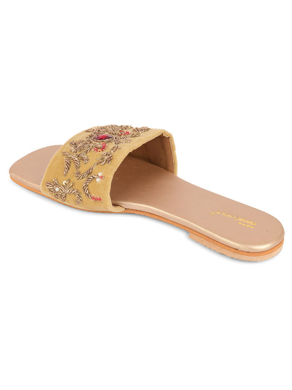 DESI COLOUR Women Gold Ethnic Punjabi Jutti