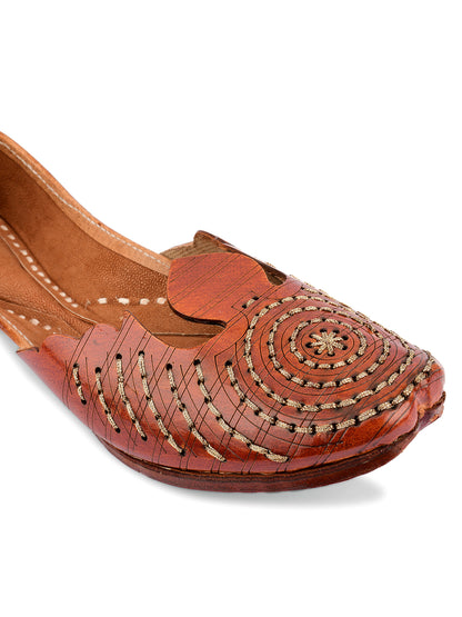 DESI COLOUR Women Brown Ethnic Punjabi Jutti