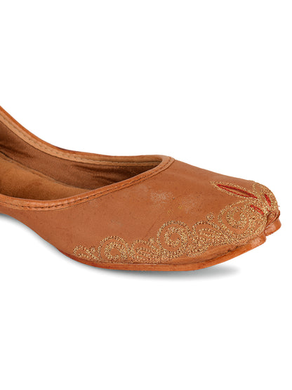 DESI COLOUR Women Brown Ethnic Punjabi Jutti