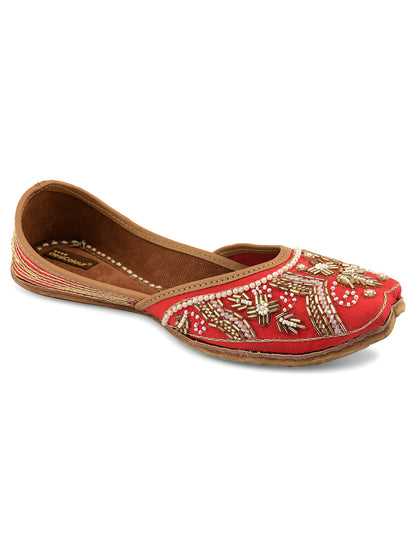 DESI COLOUR Women Red Ethnic Punjabi Jutti