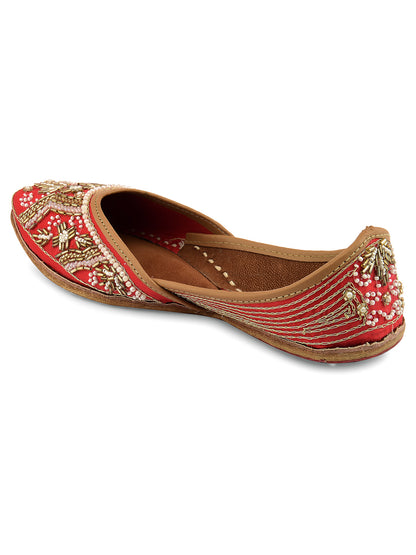 DESI COLOUR Women Red Ethnic Punjabi Jutti