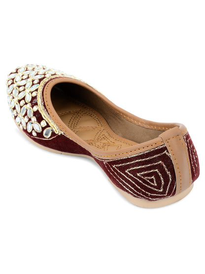 DESI COLOUR Women Maroon Ethnic Punjabi Jutti