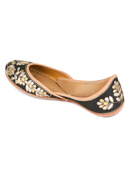 DESI COLOUR Women Black Embellished Leather Mojaris