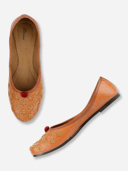 DESI COLOUR Women Brown Textured Leather Ethnic Mojaris Flats