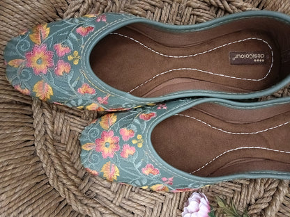 DESI COLOUR Women Green Ethnic Mojaris Flats