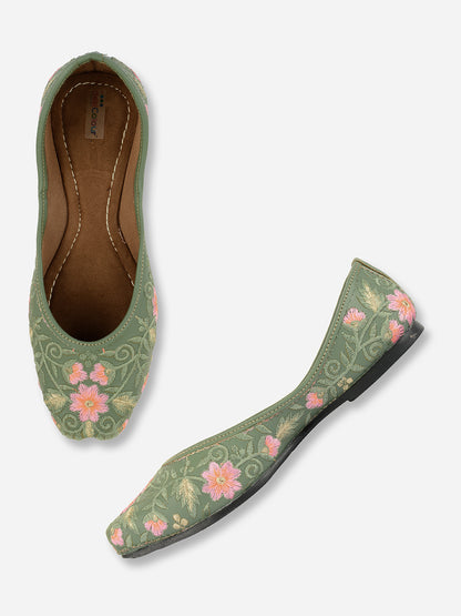 DESI COLOUR Women Green Ethnic Mojaris Flats