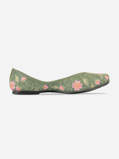 DESI COLOUR Women Green Ethnic Mojaris Flats