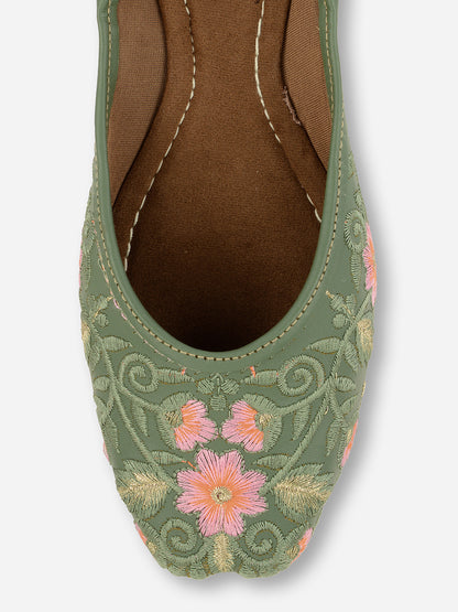 DESI COLOUR Women Green Ethnic Mojaris Flats