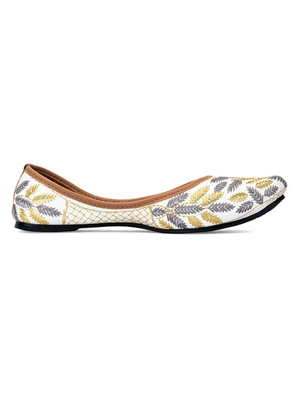 DESI COLOUR Women Grey Printed Leather Ethnic Mojaris Flats