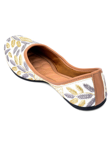 DESI COLOUR Women Grey Printed Leather Ethnic Mojaris Flats