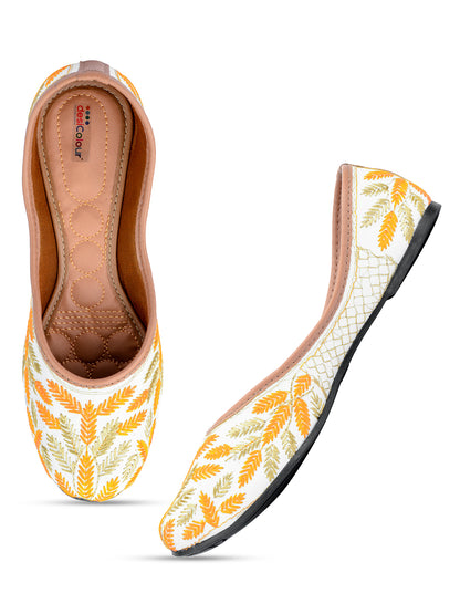 DESI COLOUR Women Grey Printed Leather Ethnic Mojaris Flats