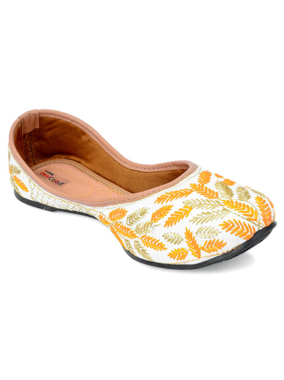 DESI COLOUR Women Grey Printed Leather Ethnic Mojaris Flats