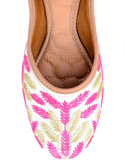 DESI COLOUR Women White Ethnic Mojaris with Embroidered Flats