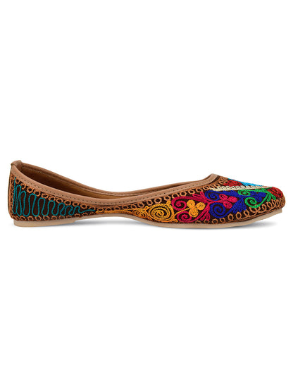 DESI COLOUR Women Multicoloured Hand Embroidered Ethnic Mojaris