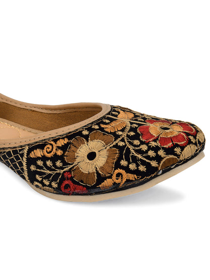 DESI COLOUR Women Black  Beige Ethnic Mojaris Flats