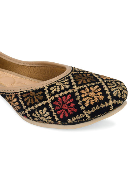 DESI COLOUR Women Black Embellished Ethnic Ballerinas Flats