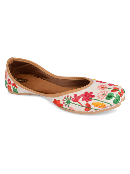 DESI COLOUR Women White Embroidered Comfy Ethnic Flats