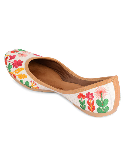 DESI COLOUR Women White Embroidered Comfy Ethnic Flats