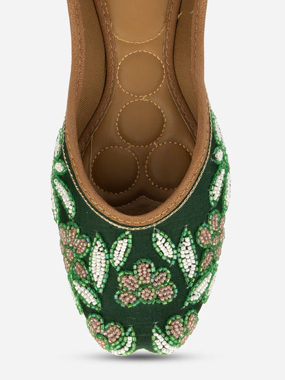 DESI COLOUR Women Green Ethnic Embellished Mojaris Flats