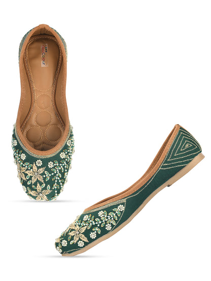 DESI COLOUR Women Green Embellished Ethnic Mojaris Flats