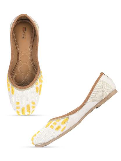 DESI COLOUR Women White Textured Leather Ethnic Mojaris Flats