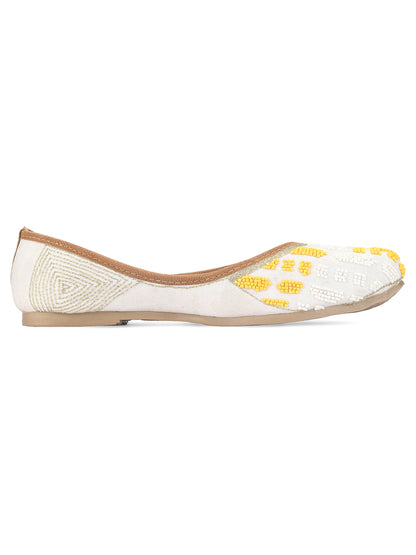 DESI COLOUR Women White Textured Leather Ethnic Mojaris Flats