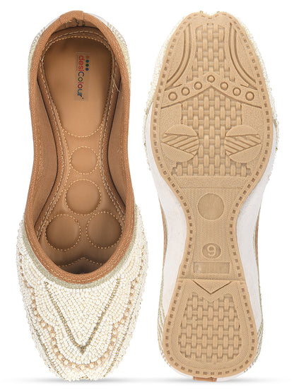 DESI COLOUR Women White Ethnic Mojaris Flats