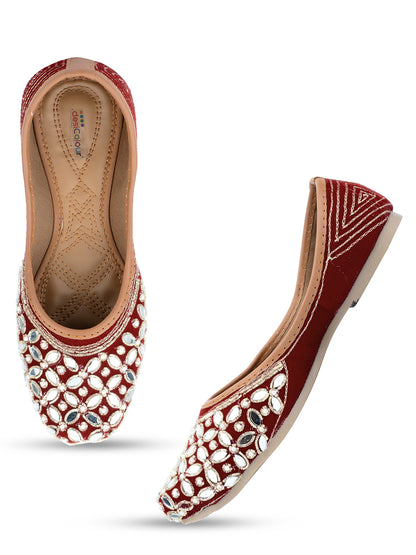 DESI COLOUR Women Red  Gold-Toned Embellished Velvet Mojaris