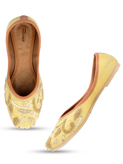 DESI COLOUR Women Gold-Toned  White Dabka Mojaris