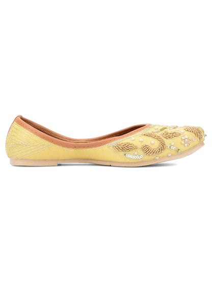 DESI COLOUR Women Gold-Toned  White Dabka Mojaris