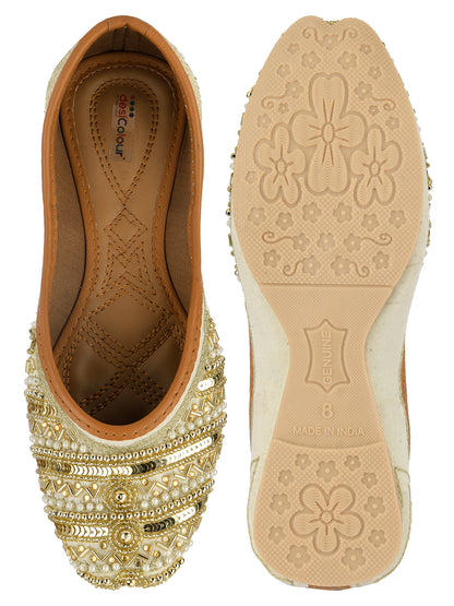 DESI COLOUR Women Gold-Toned Ethnic Mojaris Flats With Ethnic Embellishments