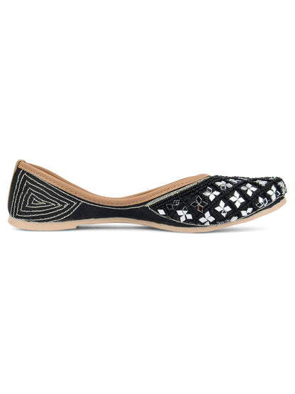 DESI COLOUR Women Black Embellished Ethnic Mojaris Flats