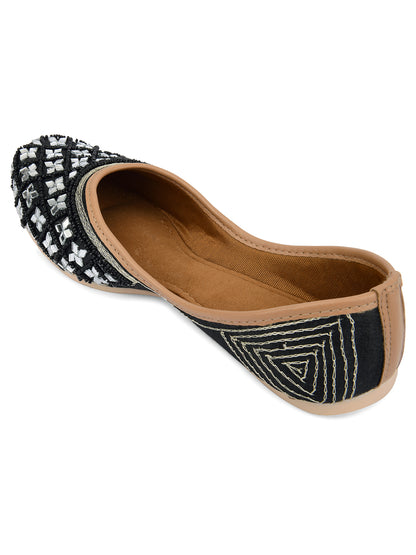 DESI COLOUR Women Black Embellished Ethnic Mojaris Flats