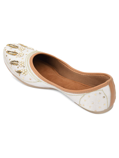 DESI COLOUR Women Off White Ethnic Mojaris Flats