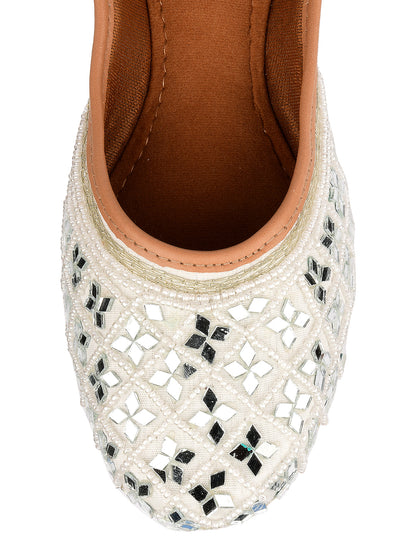 DESI COLOUR Women White Ethnic Ballerinas Flats